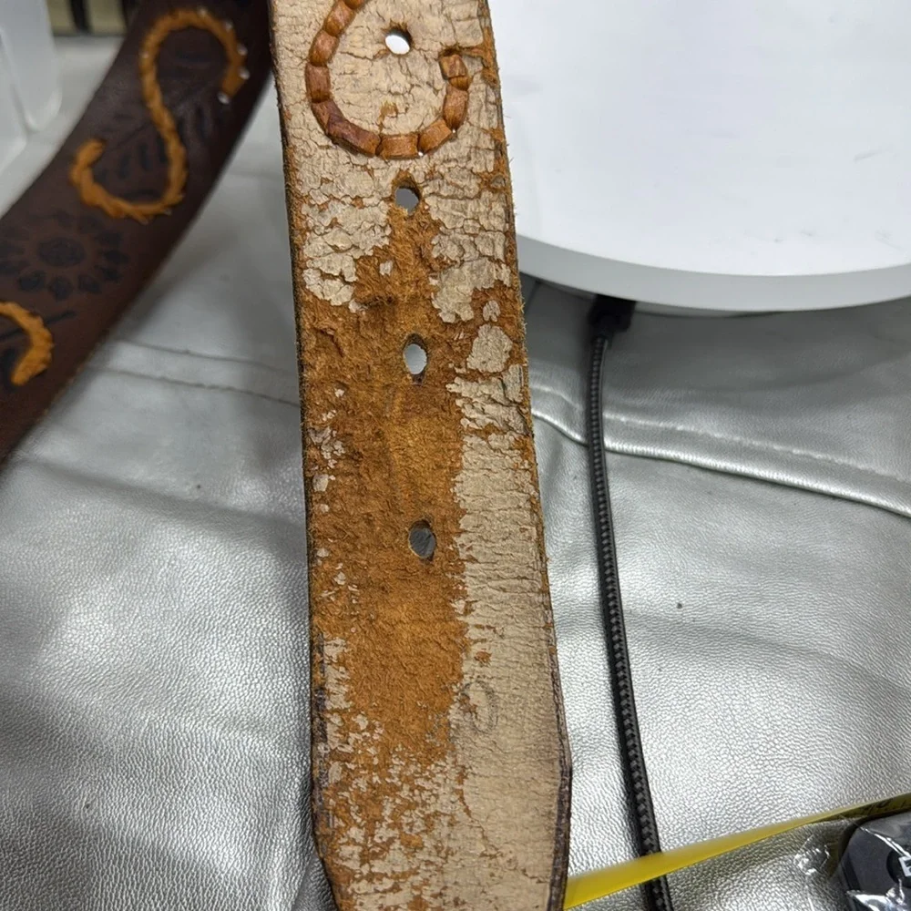 (H) Vintage embroidered leather cowboy belt, men's size M